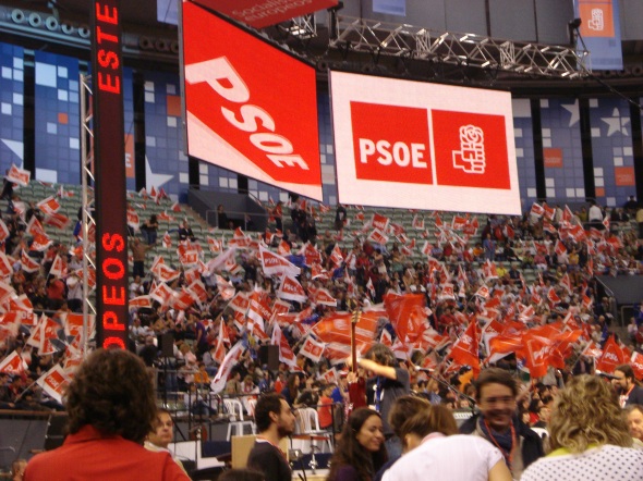 Partido Socialista Obrero Español (PSOE) Grada-joven-bienvenidos